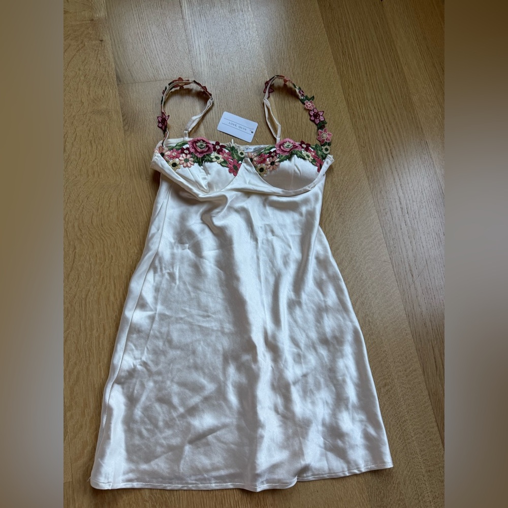 Love, Quin dress